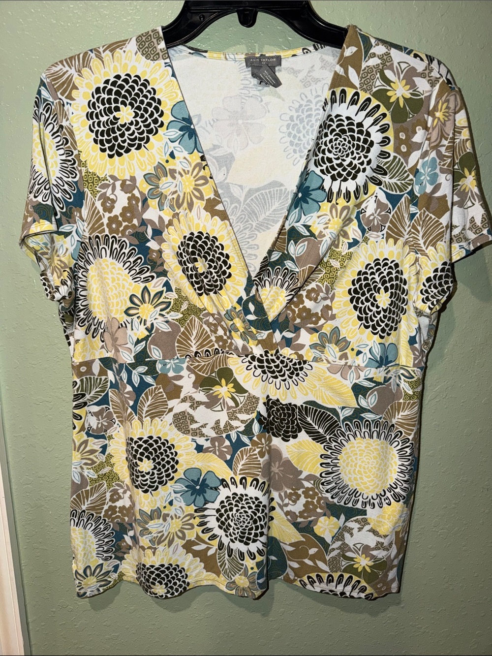 Ann Taylor xl, Floral V-Neck Short Sleeve Top - Yellow, Teal & Brown
